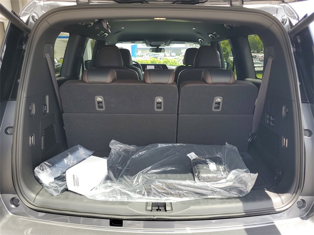 2025 Nissan Armada SL photo 6