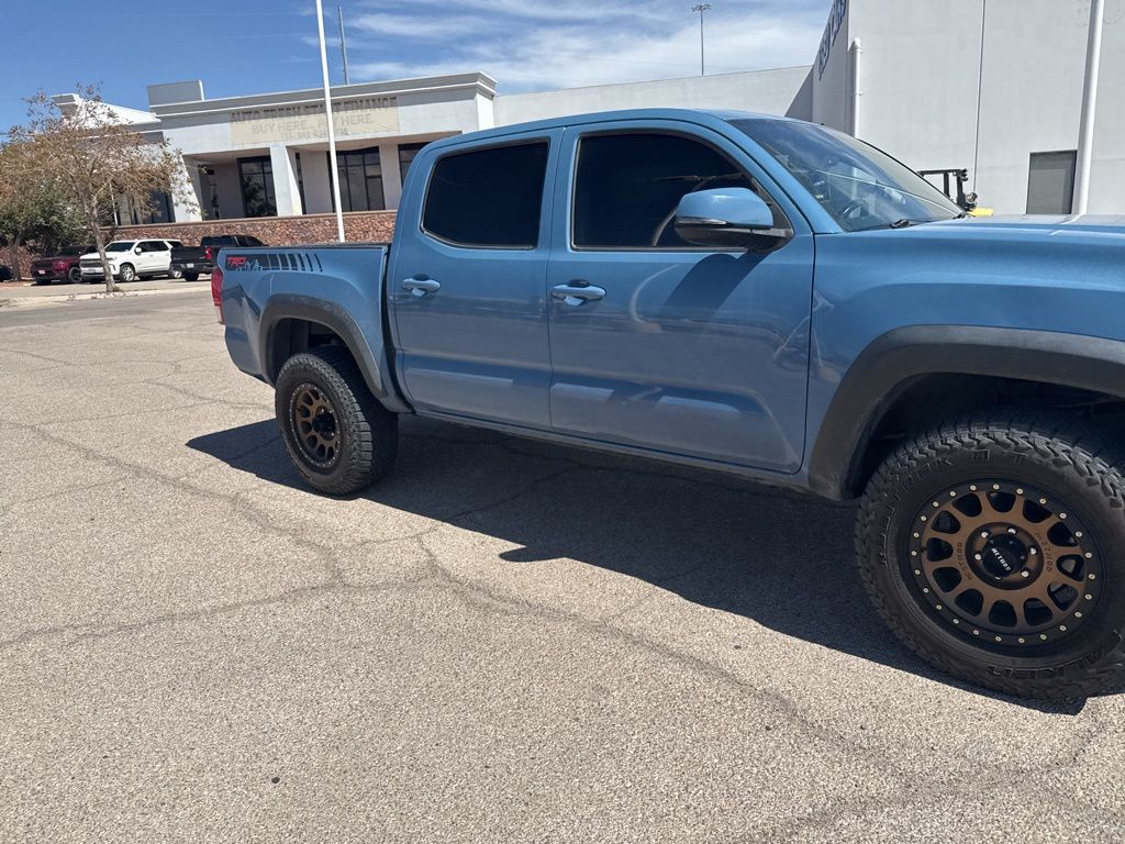 2019 Toyota Tacoma TRD Off-Road V6 Double Cab photo 18