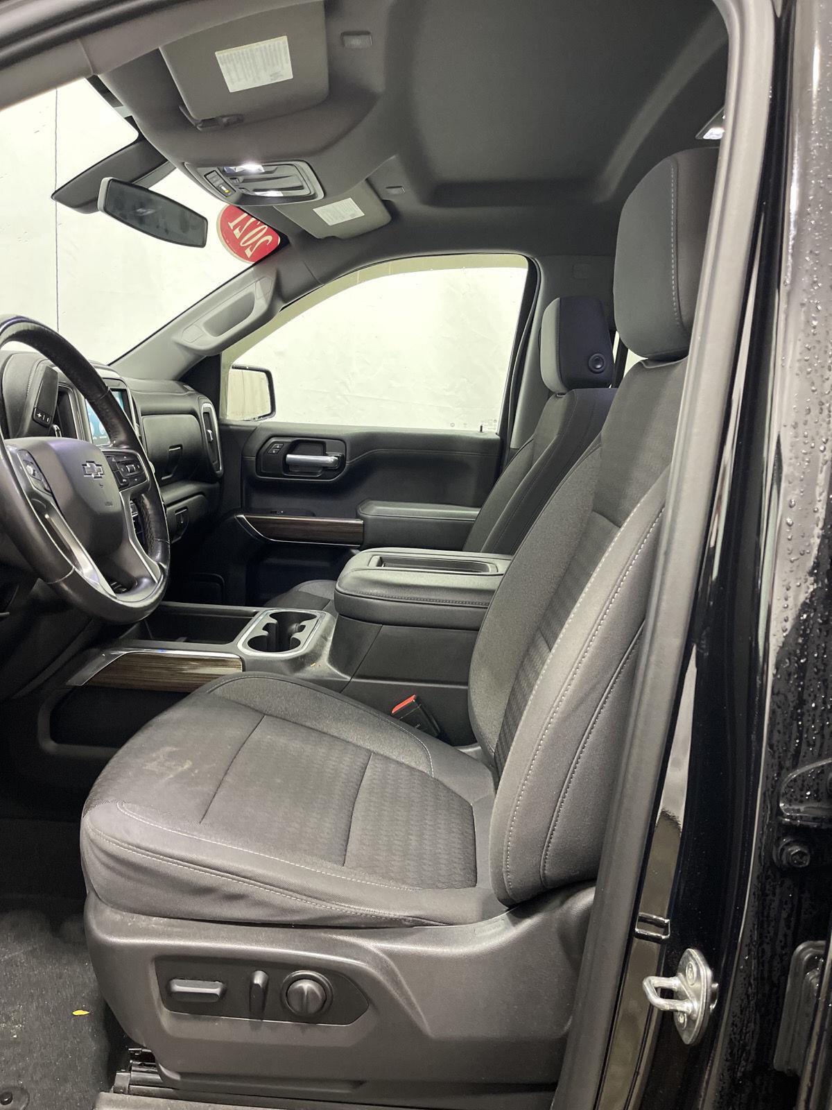 2021 Chevrolet Silverado 1500 RST photo 4