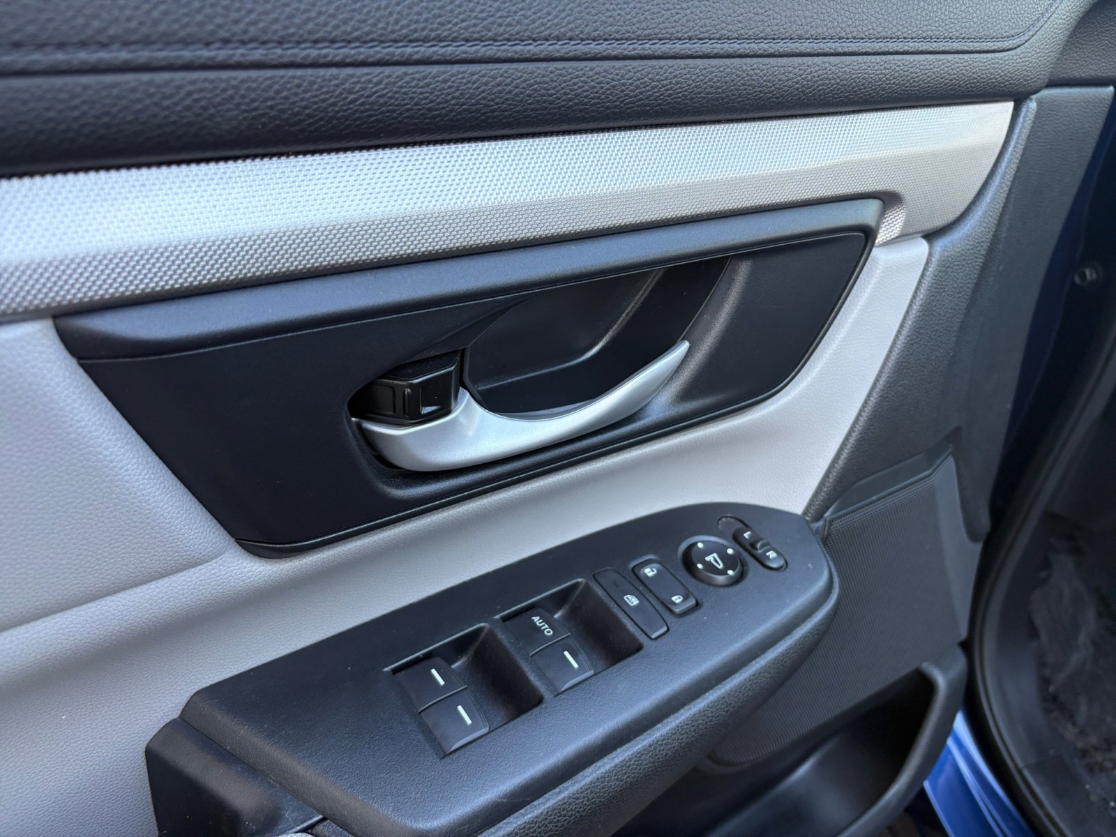 2020 Honda CR-V LX photo 26
