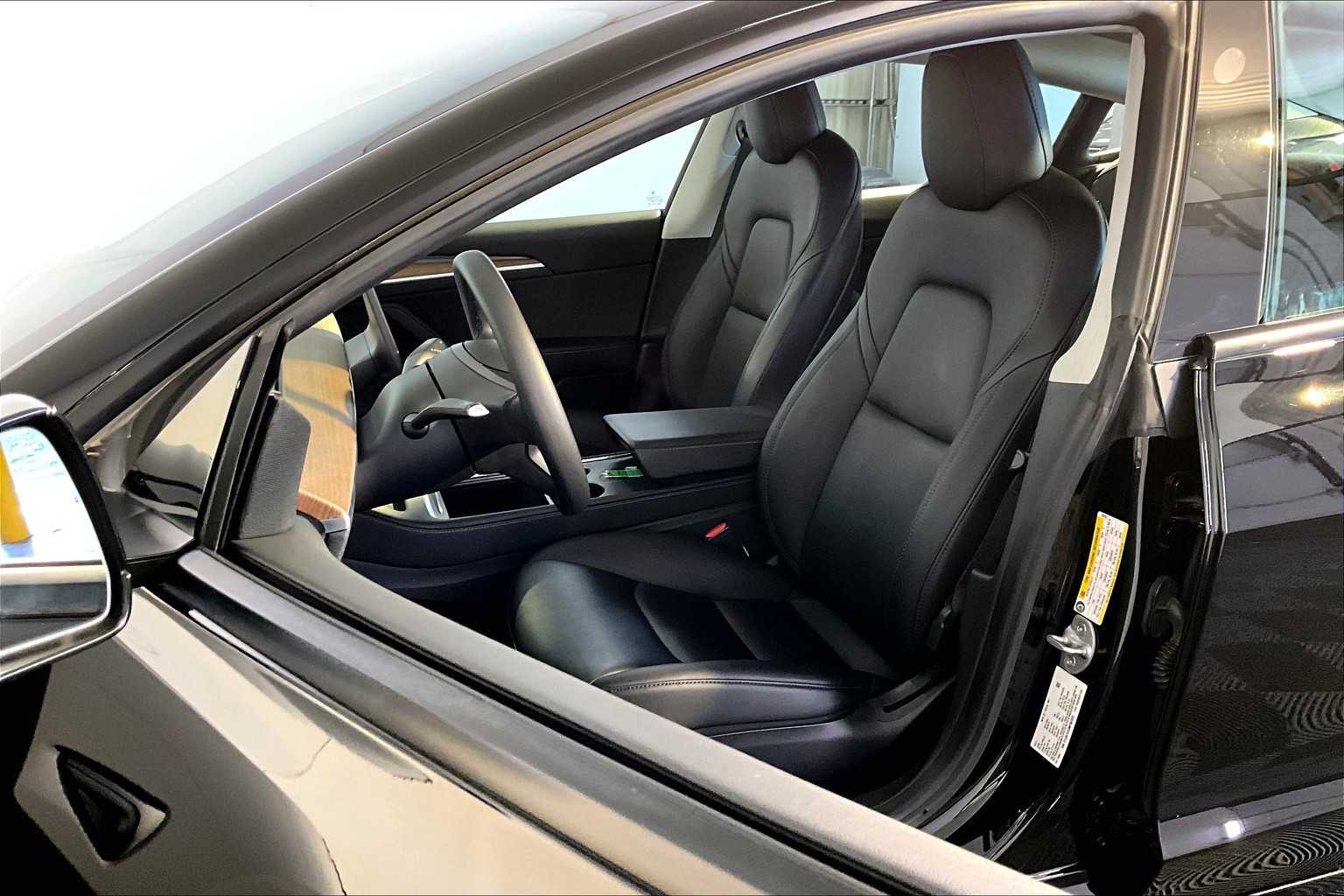 2021 Tesla Model 3 Standard Range Plus photo 8