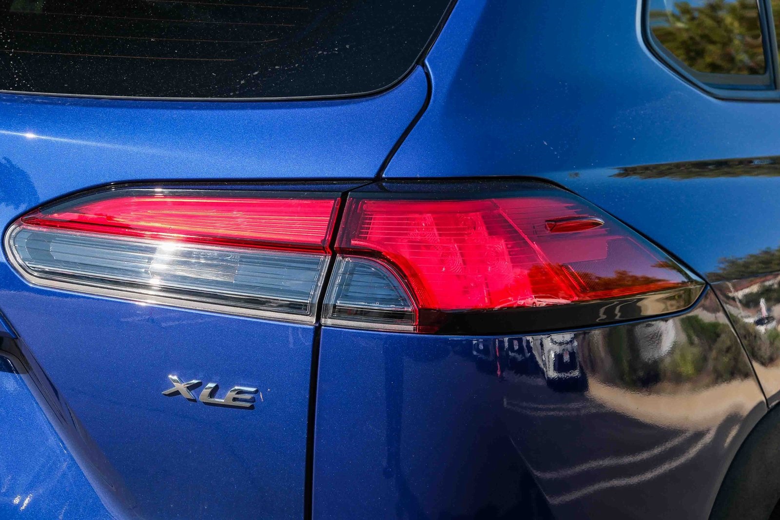2023 Toyota Corolla Cross XLE photo 6