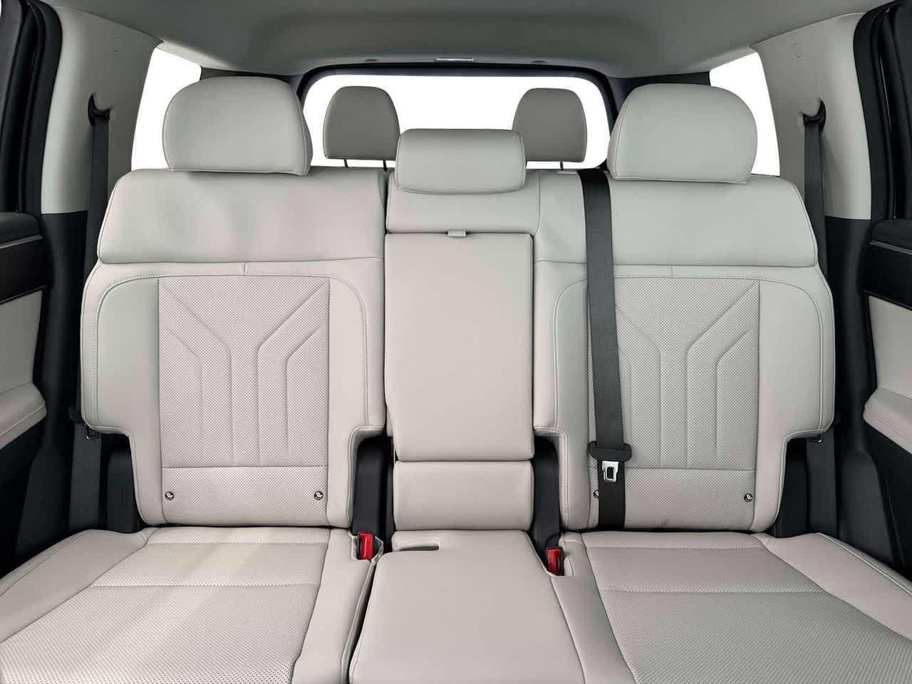 2026 Hyundai Santa Fe SEL photo 15