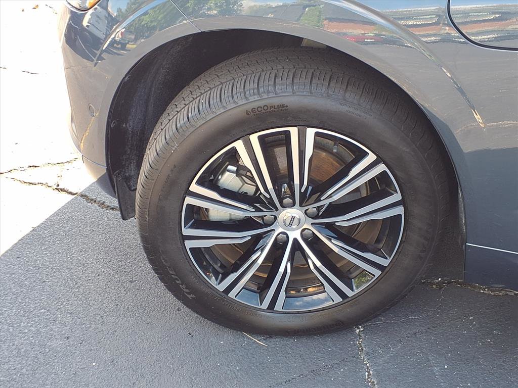 2022 Volvo XC60 Recharge Hybrid Inscription photo 19