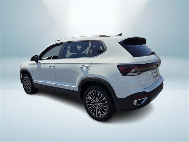 2025 Volkswagen Taos SE photo 2