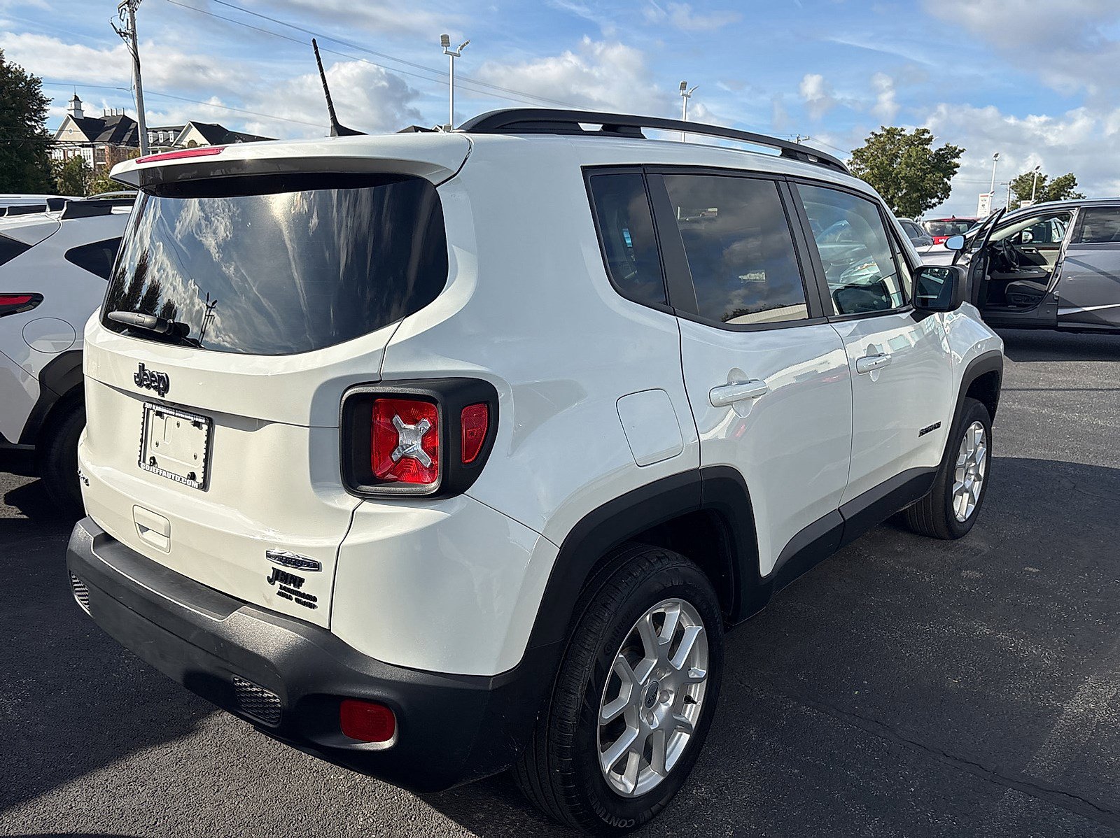 2022 Jeep Renegade Latitude photo 4