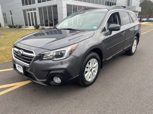 2018 Subaru Outback Premium's photo