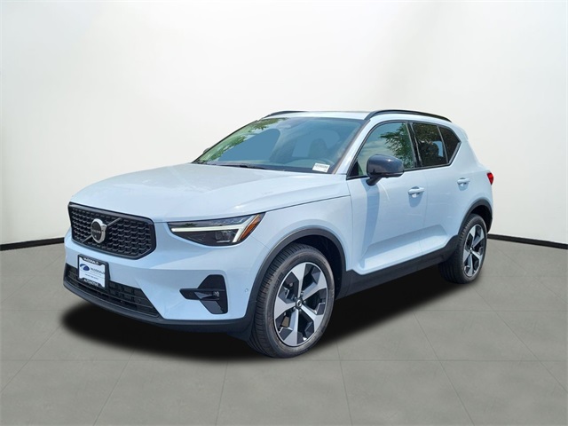 2026 Volvo XC40 Plus's photo