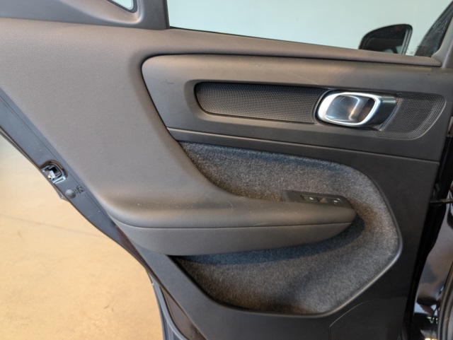 2023 Volvo XC40 Recharge Ultimate photo 24
