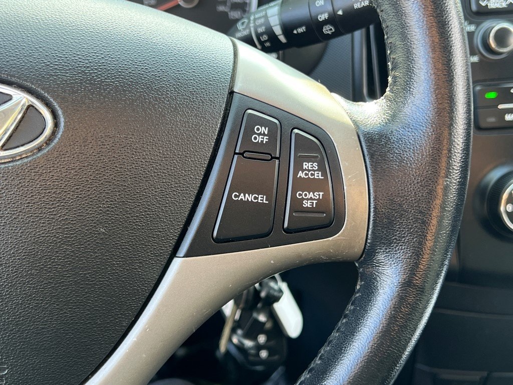2010 Hyundai Elantra Touring SE photo 17
