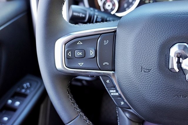 New 2026 Granite Crystal Metallic Clear-Coat Exterior Paint RAM Big Horn/Lone Star image 40