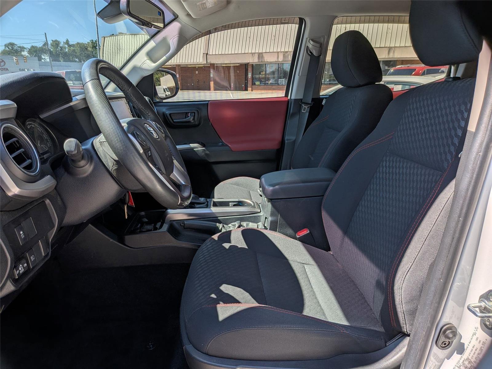 2022 Toyota Tacoma SR5 Double Cab V6 photo 14