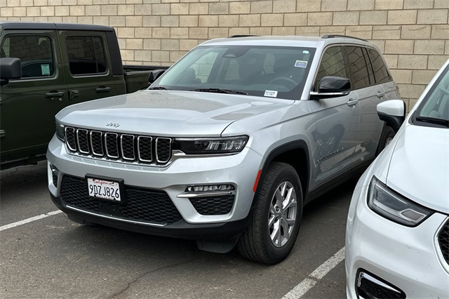 2022 Jeep Grand Cherokee Limited photo 4