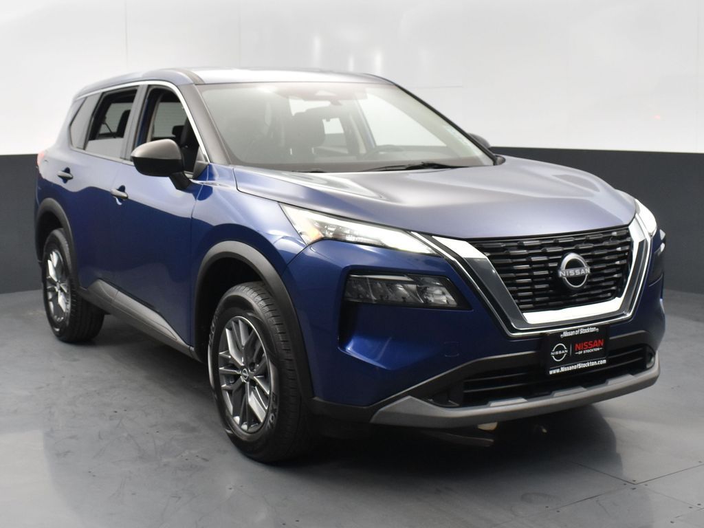 2023 Nissan Rogue S's photo