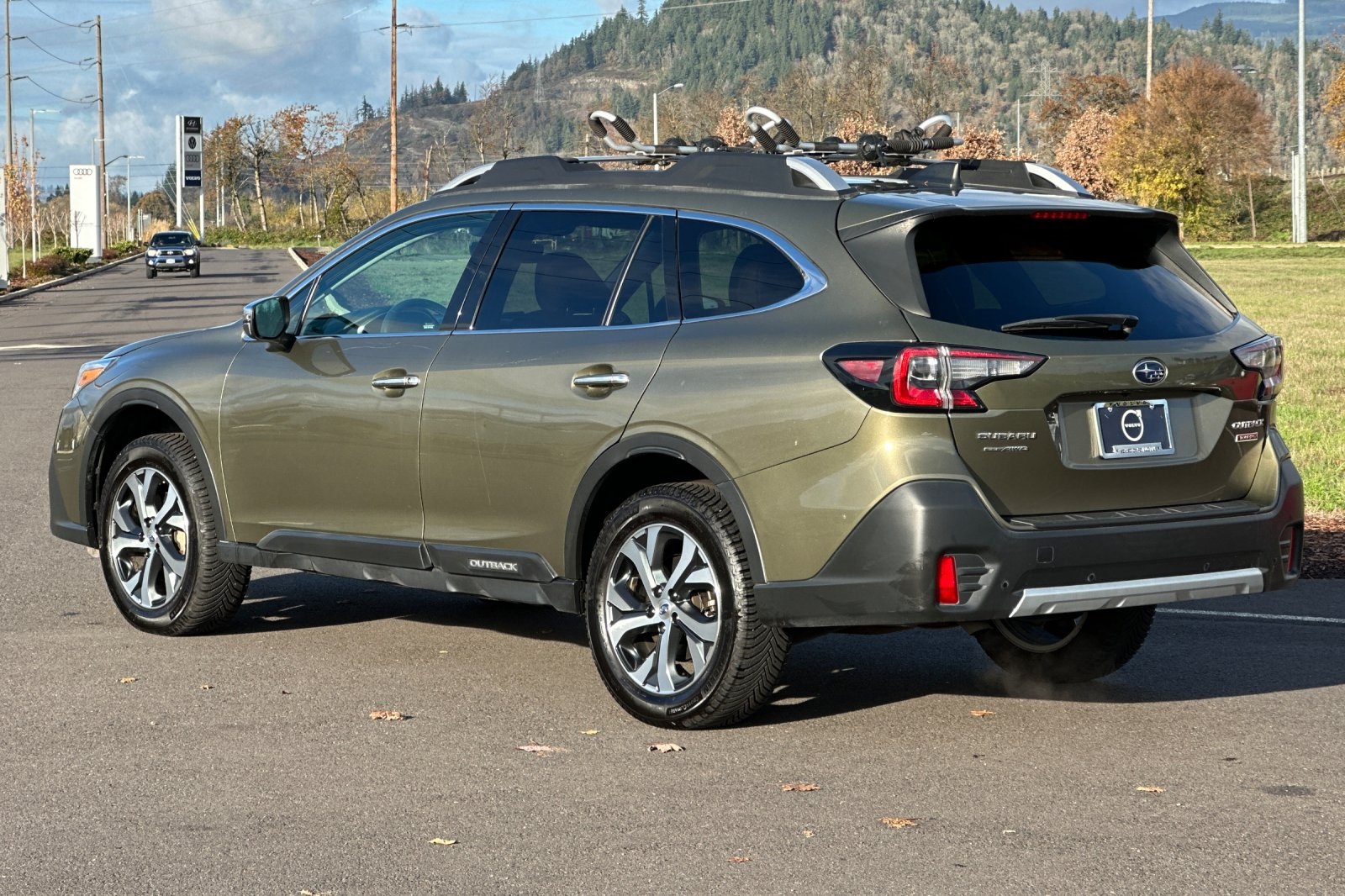 2022 Subaru Outback Touring photo 3