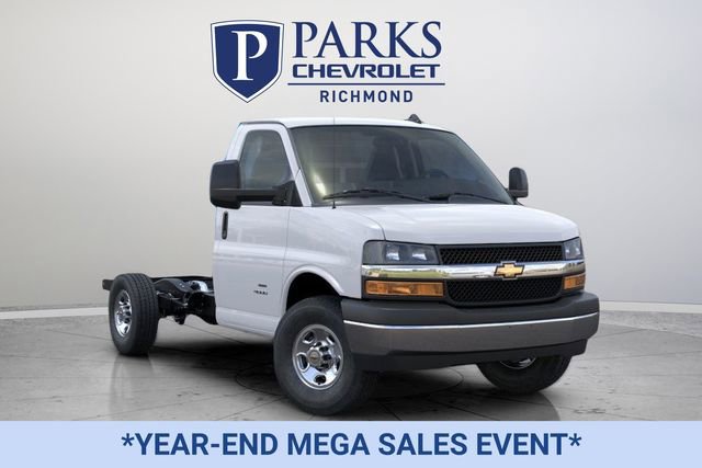 2025 Chevrolet Express Cutaway Base's photo