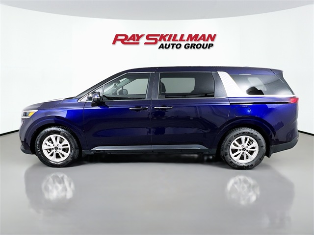 2024 Kia Carnival LX photo 4