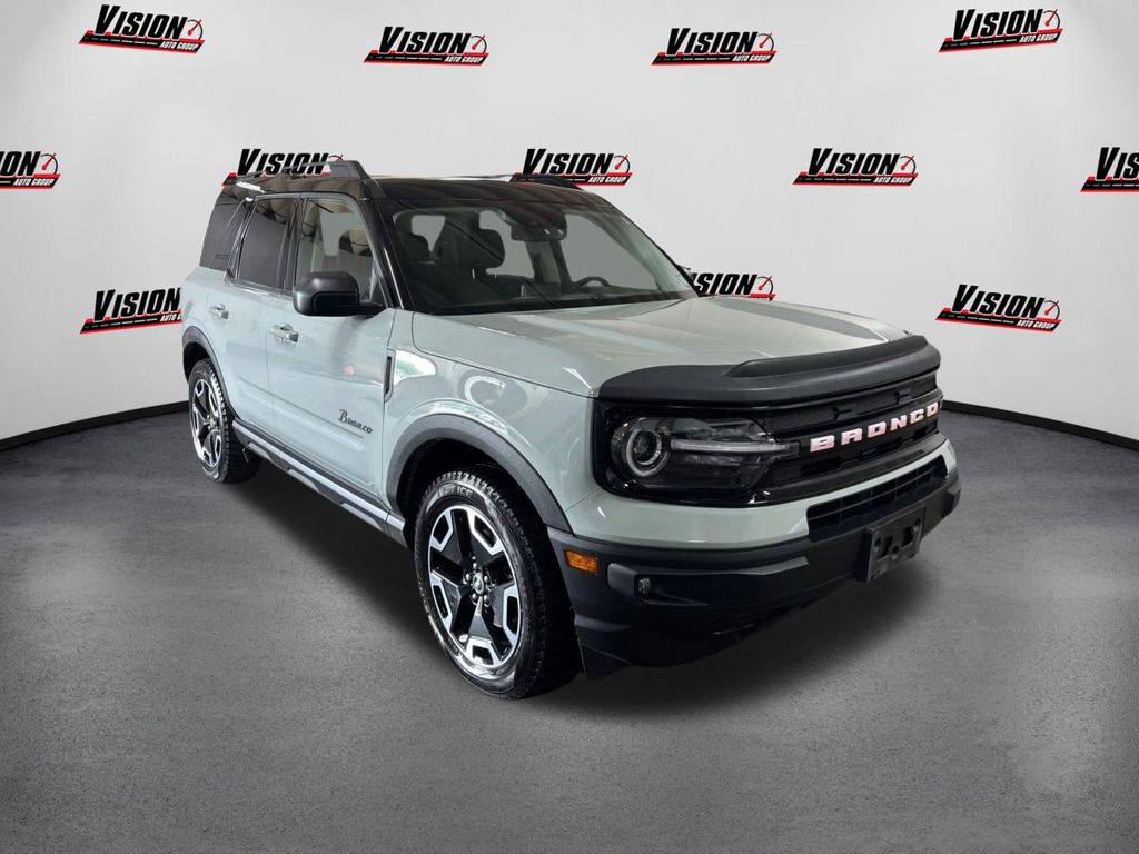 2021 Ford Bronco Sport Outer Banks photo 3