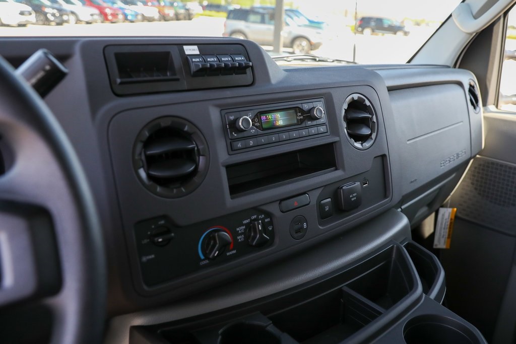 2025 Ford E-350 photo 44