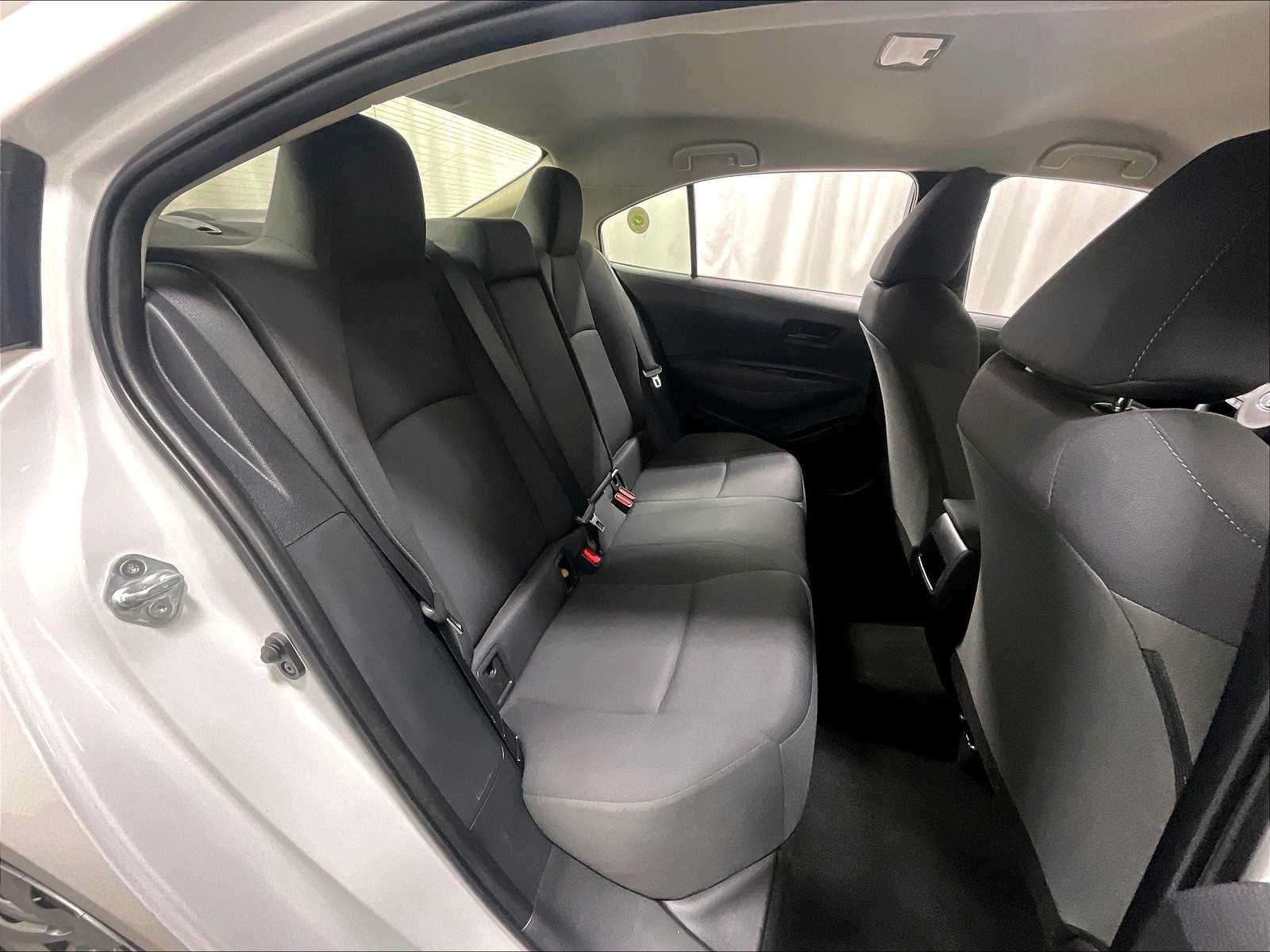 2022 Toyota Corolla LE photo 15