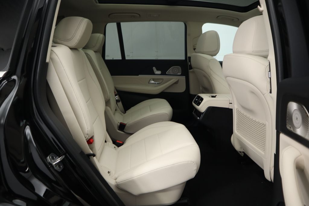 2025 Mercedes Benz GLS 450 4MATIC photo 21