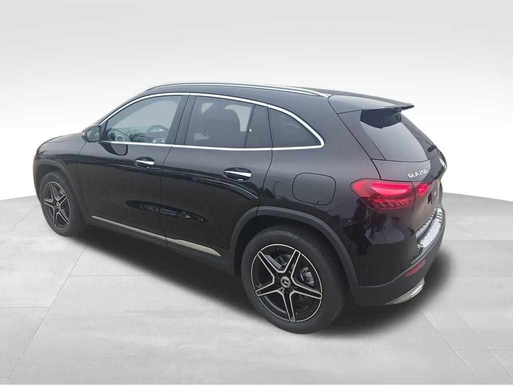 2026 Mercedes Benz GLA 250 4MATIC photo 3