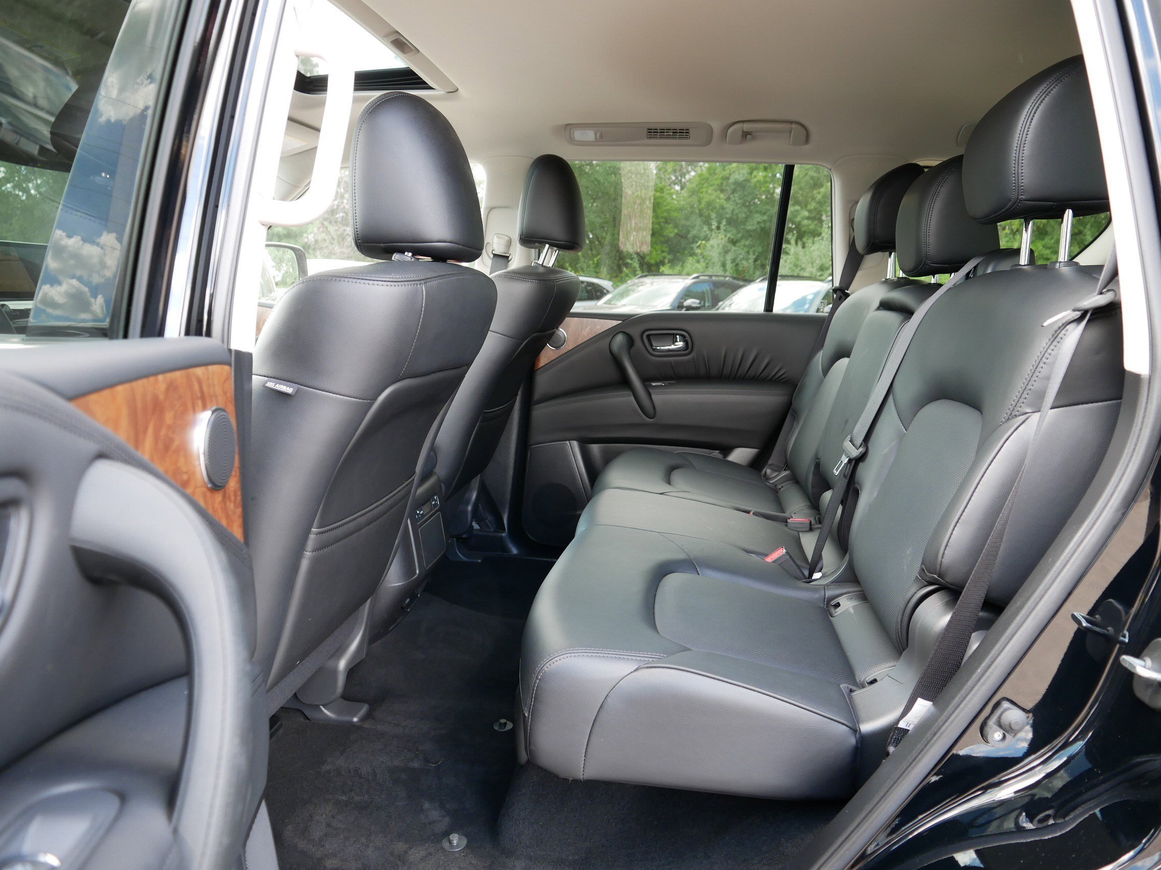 2024 Nissan Armada SL photo 35
