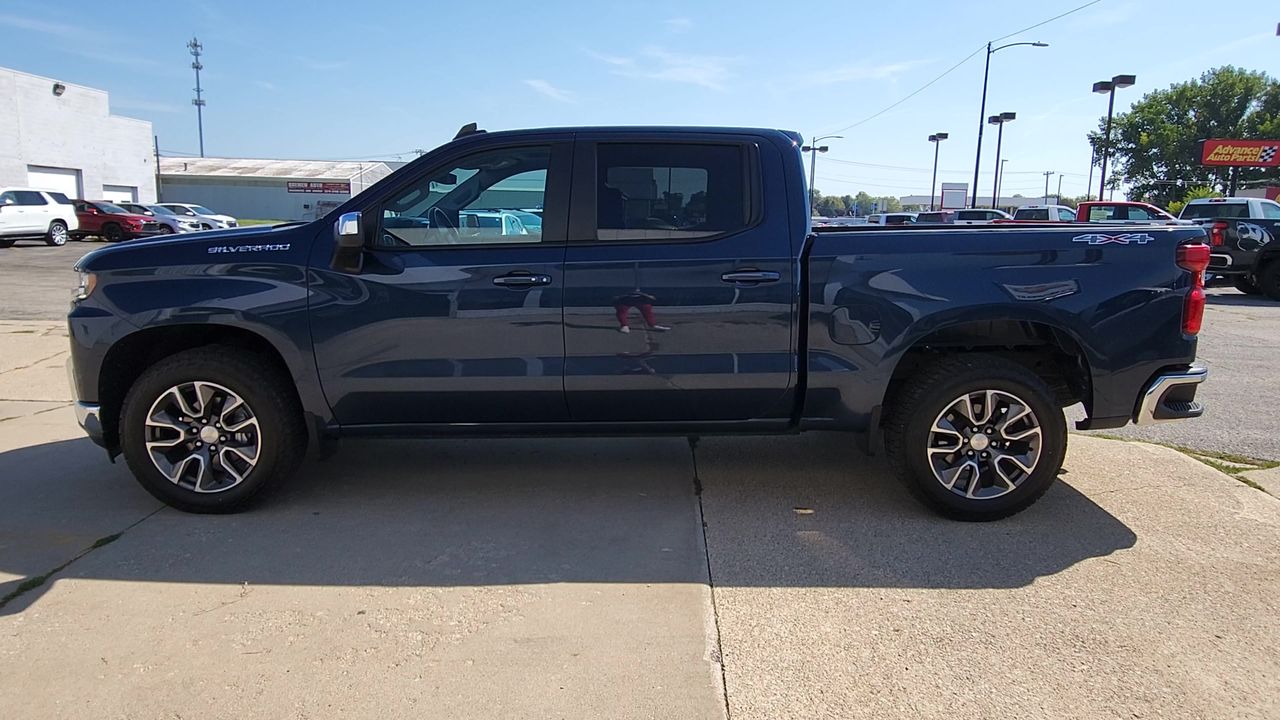 2022 Chevrolet Silverado 1500 LT photo 5