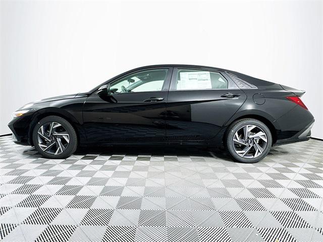 2025 Hyundai Elantra SEL Sport photo 2