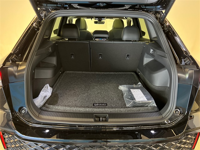 2025 Volkswagen Tiguan SE R-Line Black photo 4
