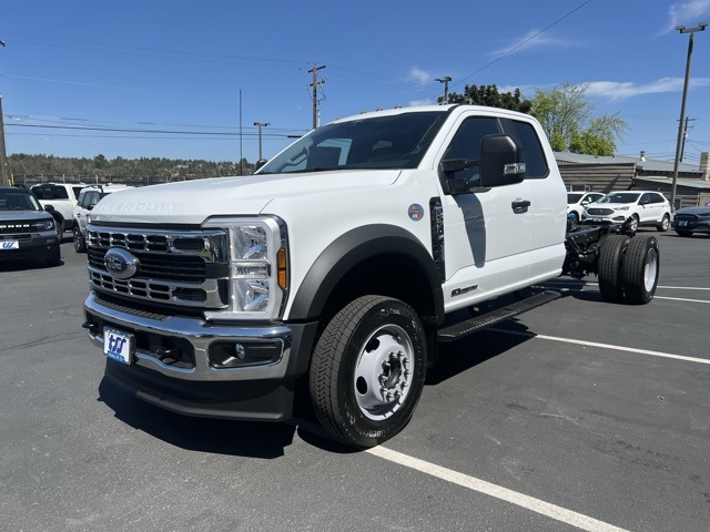 2025 Ford F-550 XL photo 2