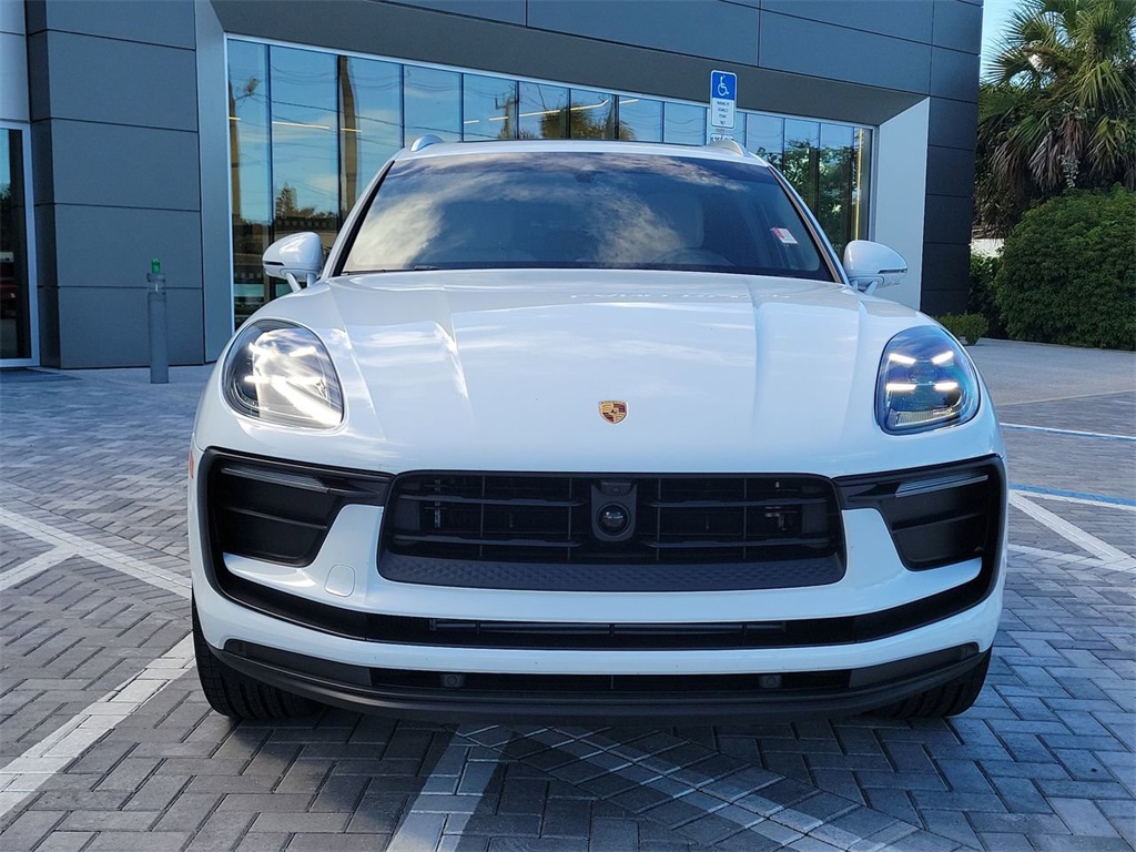 2024 Porsche Macan T photo 8