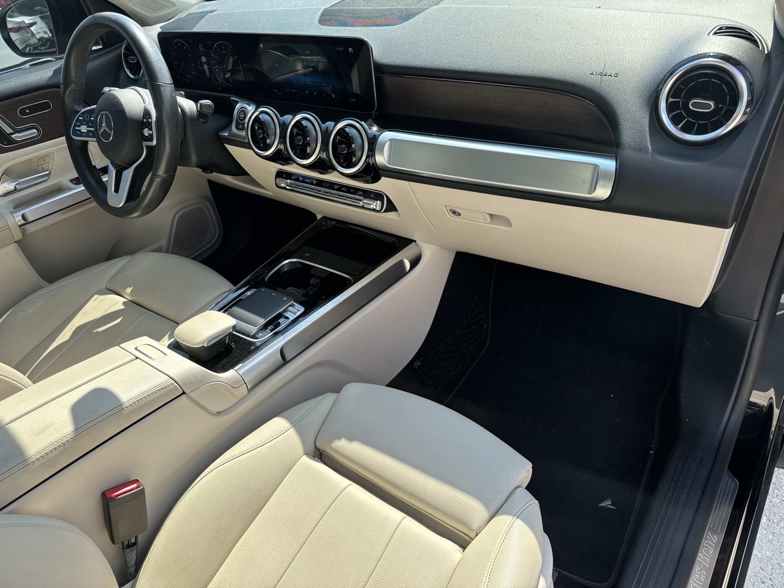 2020 Mercedes Benz GLB 250 photo 9