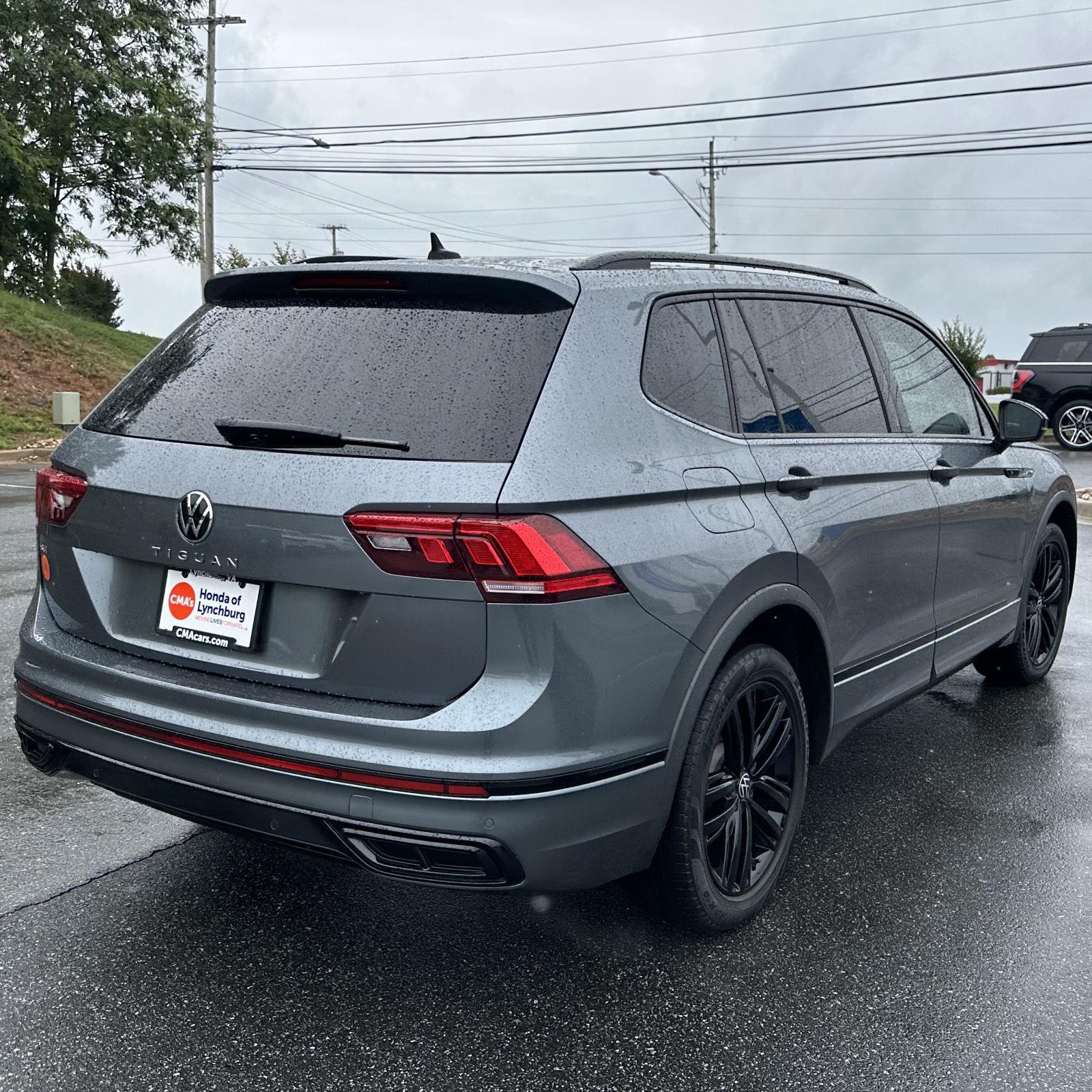 2022 Volkswagen Tiguan SE R-Line Black photo 5
