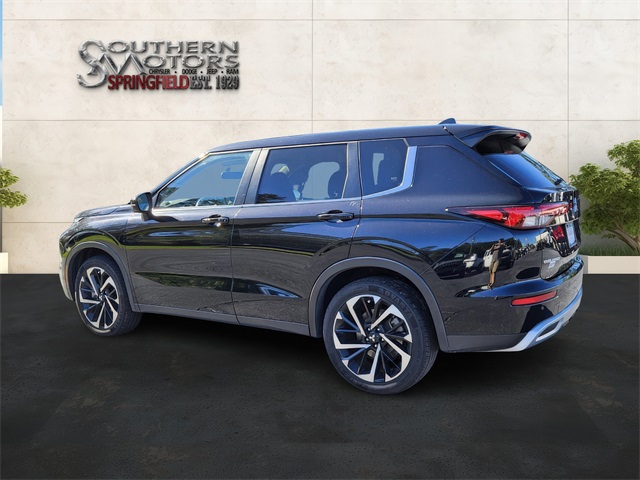 2024 Mitsubishi Outlander SE photo 4