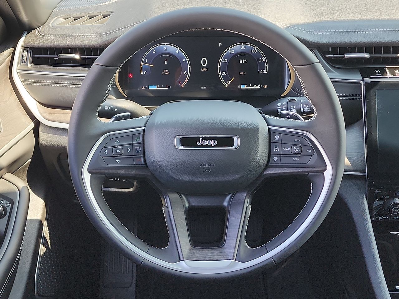 2025 Jeep Grand Cherokee Limited photo 19