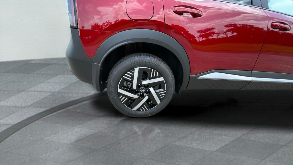 2025 Nissan Kicks SV photo 16