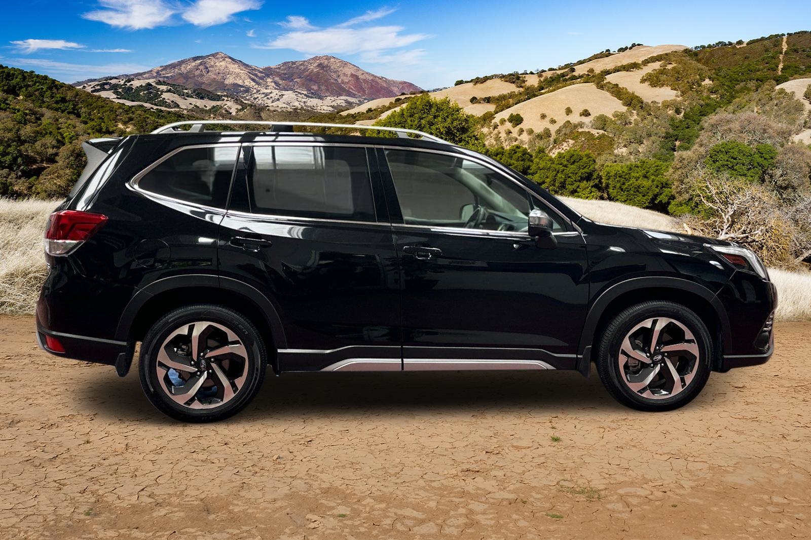2023 Subaru Forester Touring photo 3