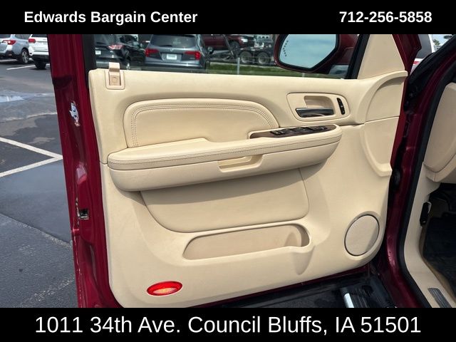 2008 Cadillac Escalade ESV Base photo 16