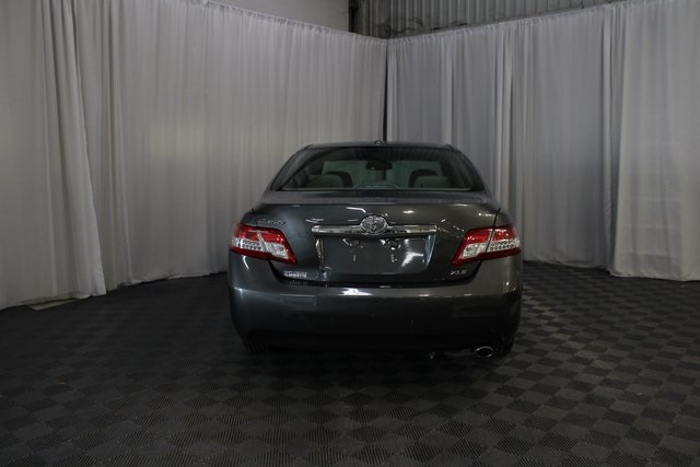 2011 Toyota Camry XLE photo 3