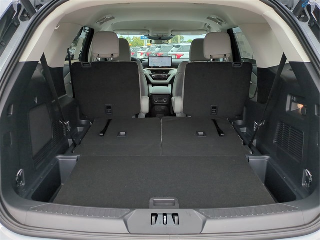 2025 Ford Explorer photo 11