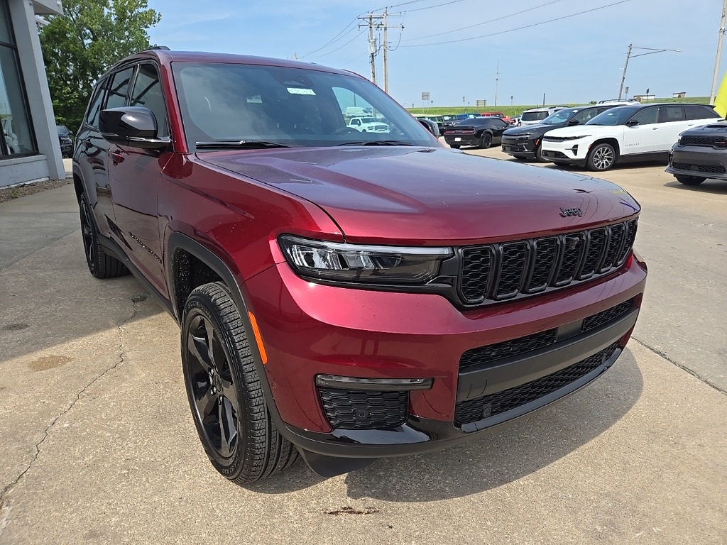 2025 Jeep Grand Cherokee Limited photo 14