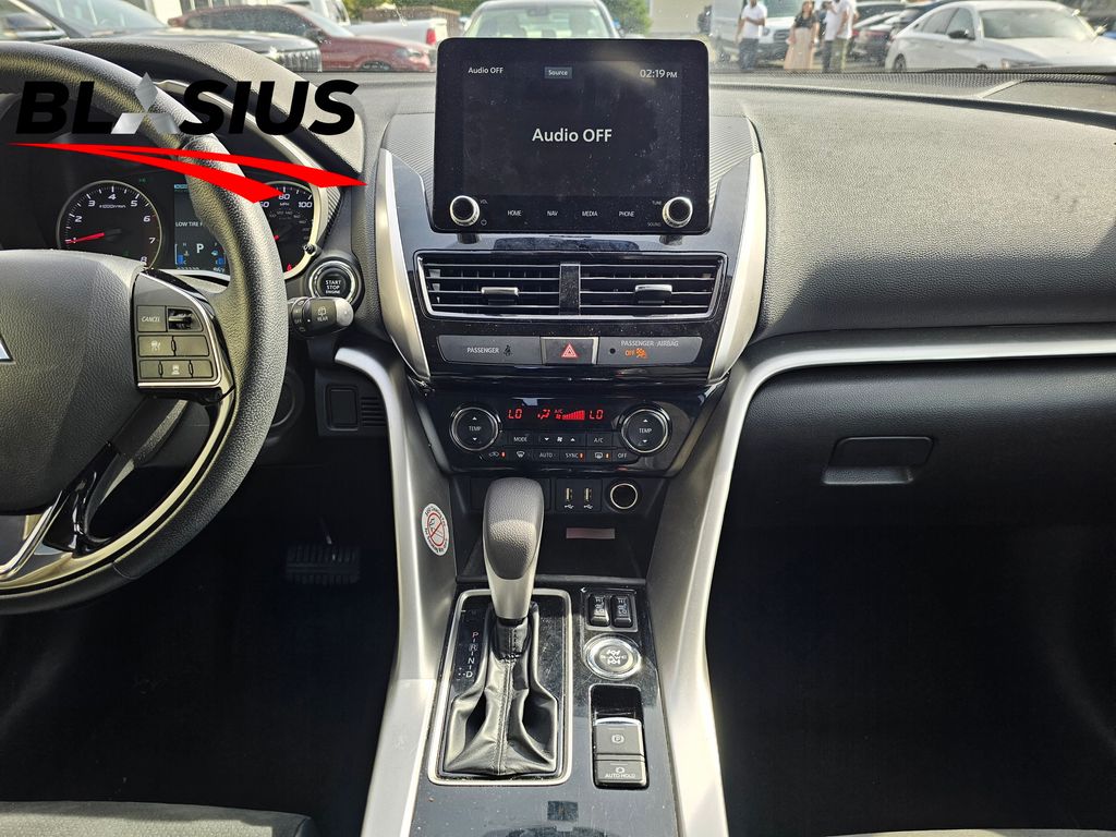 2024 Mitsubishi Eclipse Cross SE photo 17