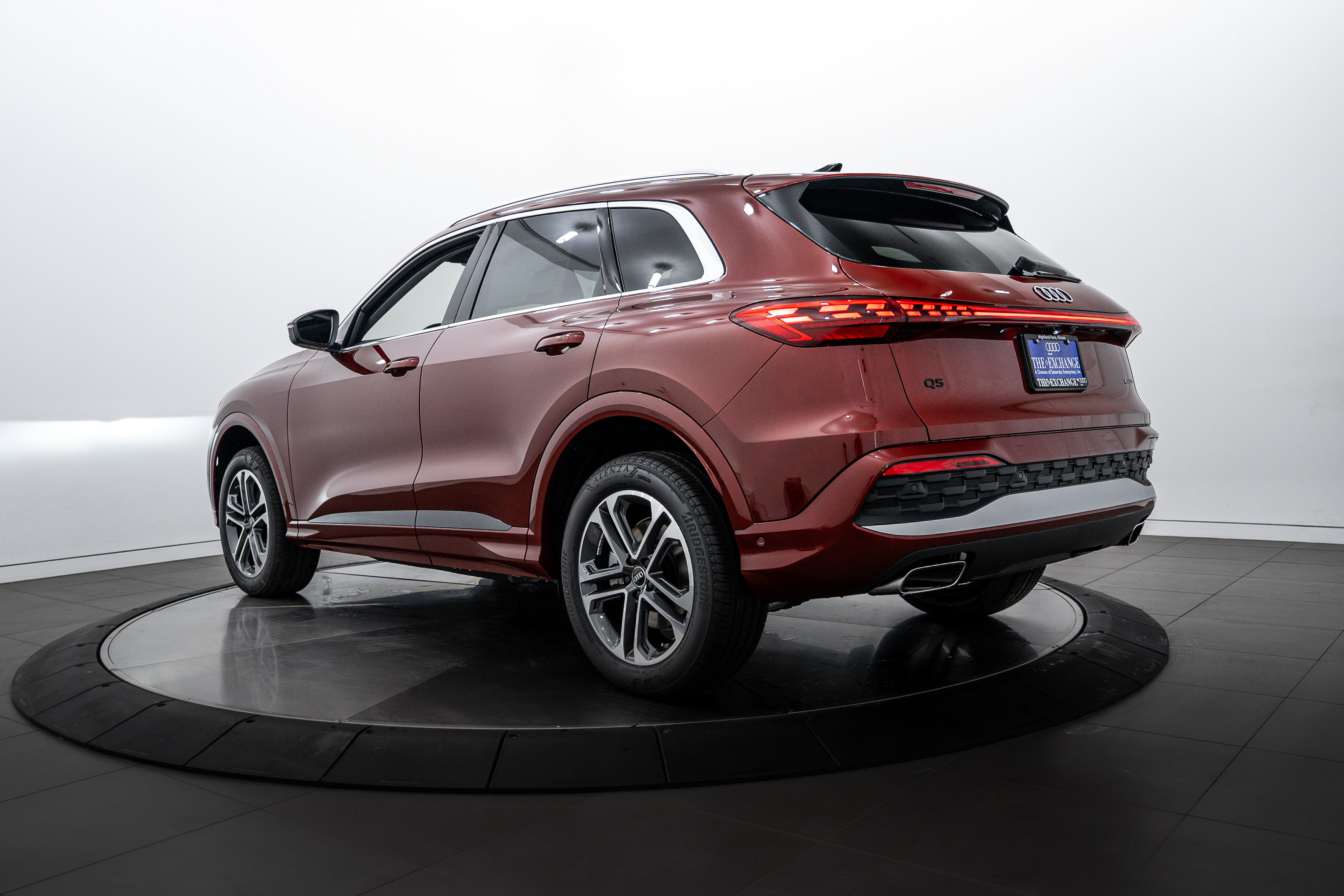 2025 Audi Q5 Premium Plus photo 5