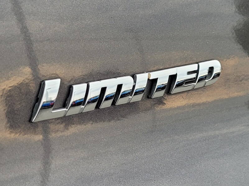 2015 Toyota 4Runner Limited photo 4