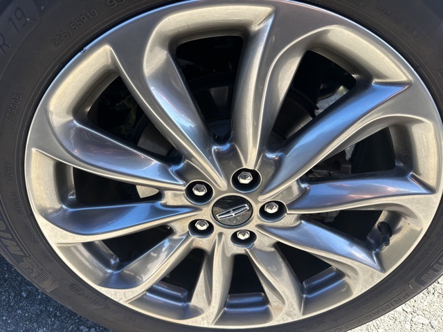 2022 Lincoln Corsair Standard photo 6