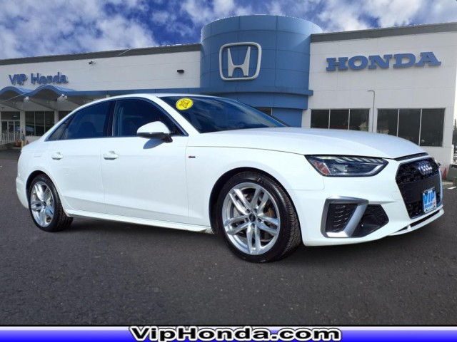 2023 Audi A4 Quattro Premium Plus S line photo 3