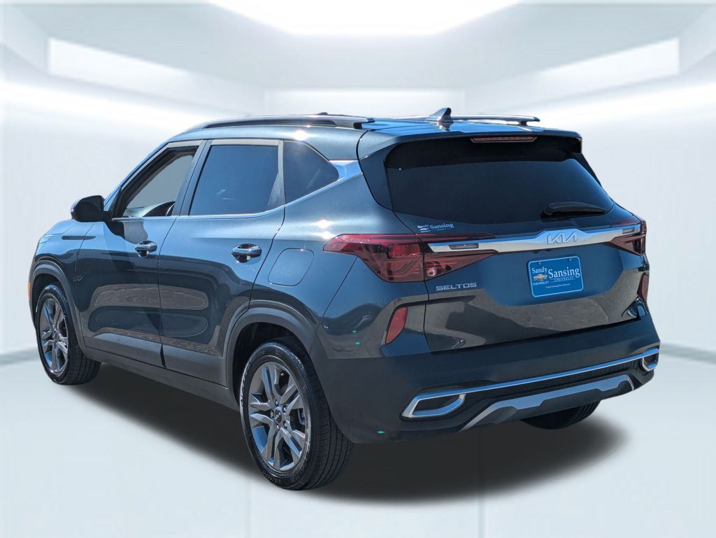 2023 Kia Seltos S photo 2