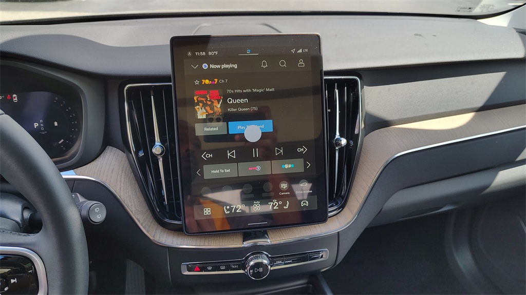 2026 Volvo XC60 B5 Plus photo 19