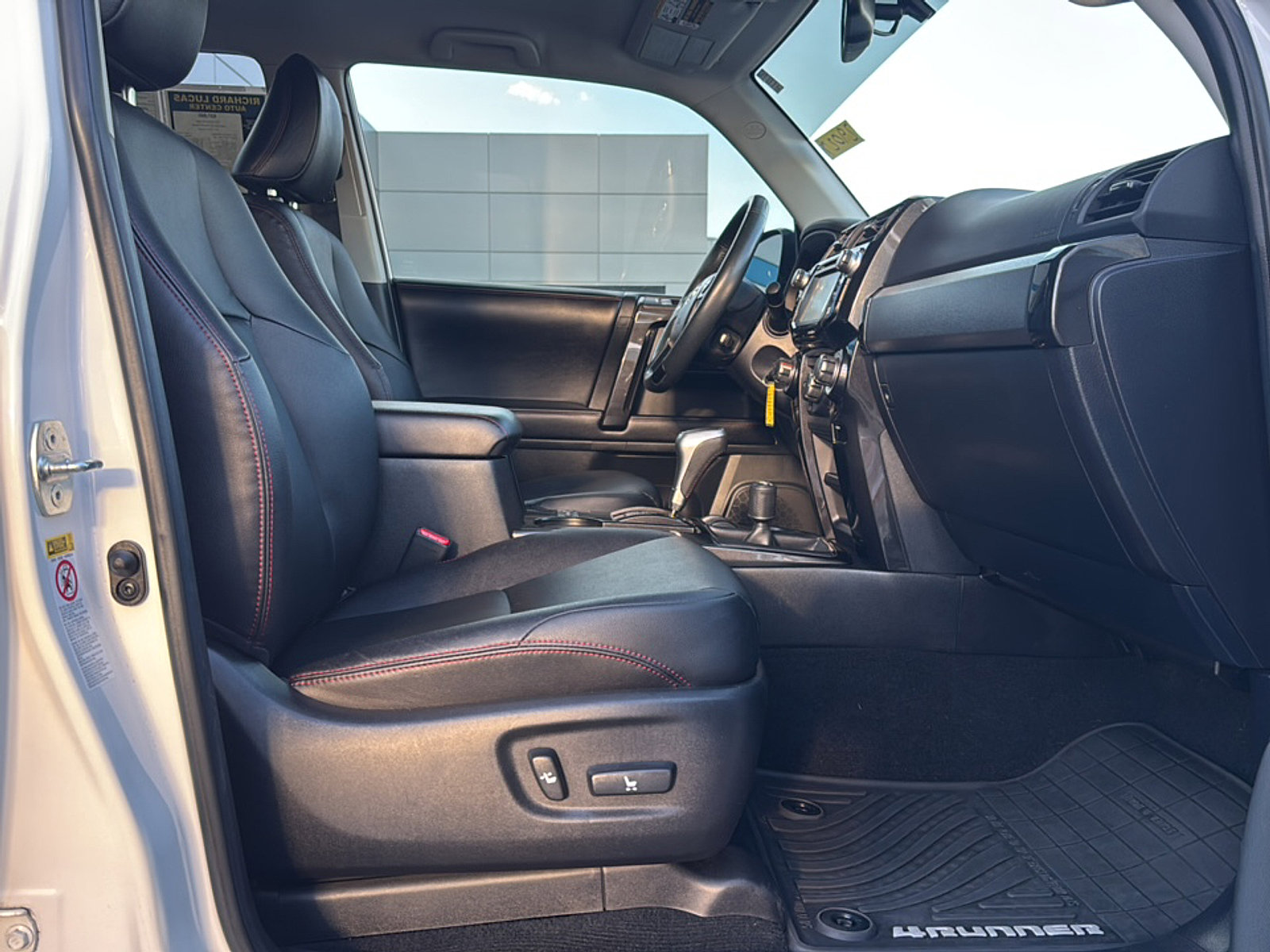 2016 Toyota 4Runner TRD Pro photo 16